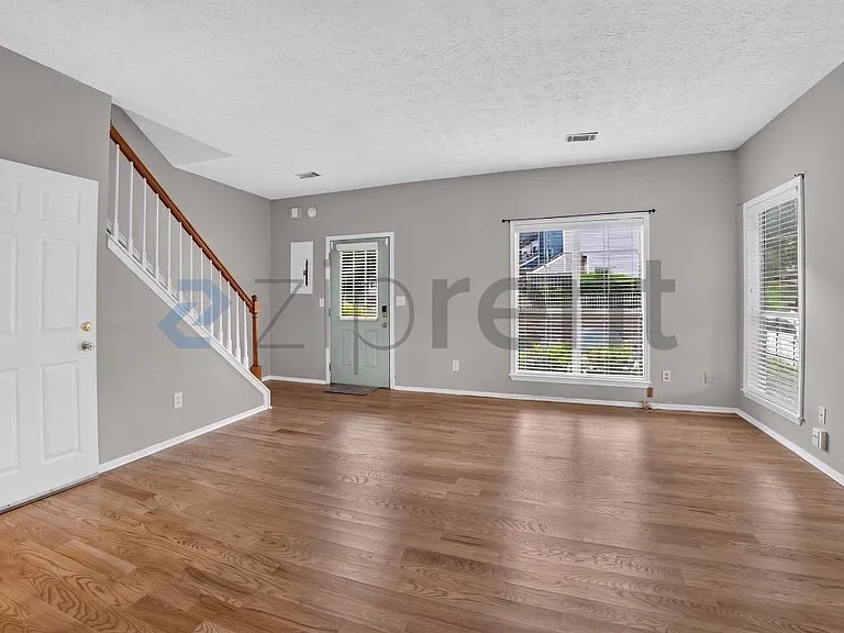 1201 Wedgewood Ct — Photo 5