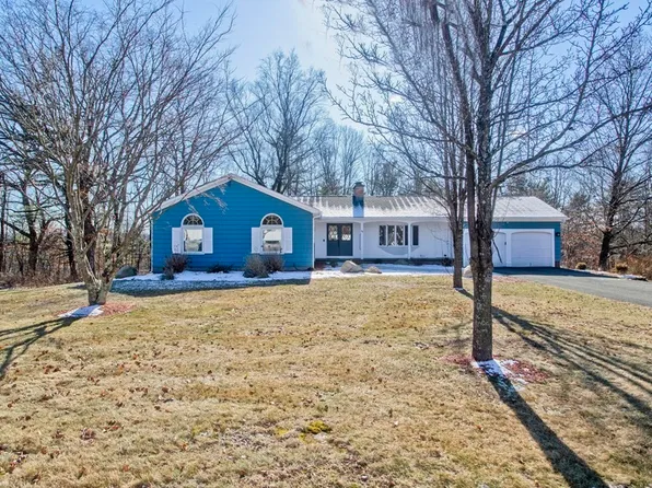 11 Circle Dr, Wilbraham, MA 01095