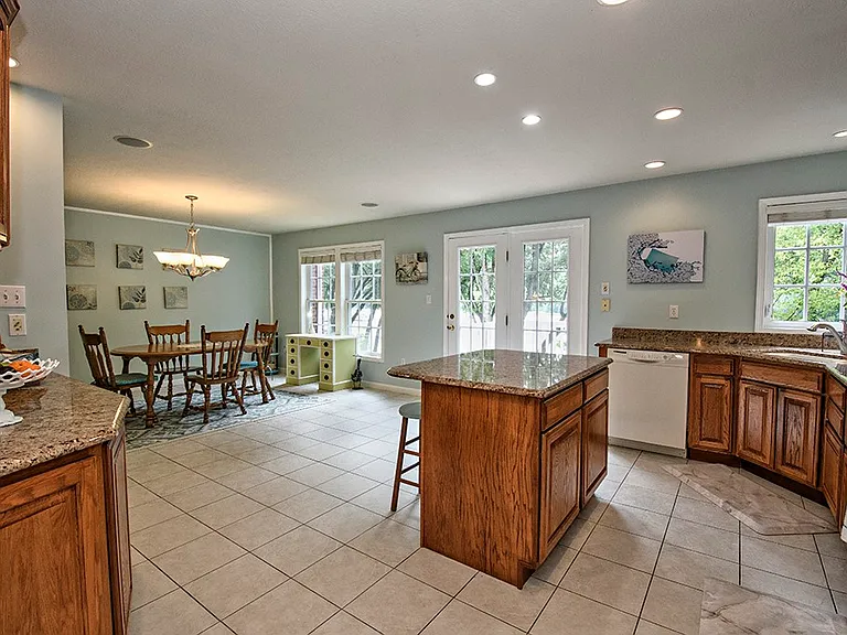 134 Chapel Harbor Dr — Photo 11