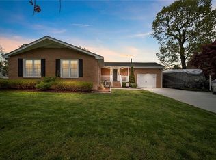 2867 Meadow Wood Dr E, Chesapeake, VA 23321