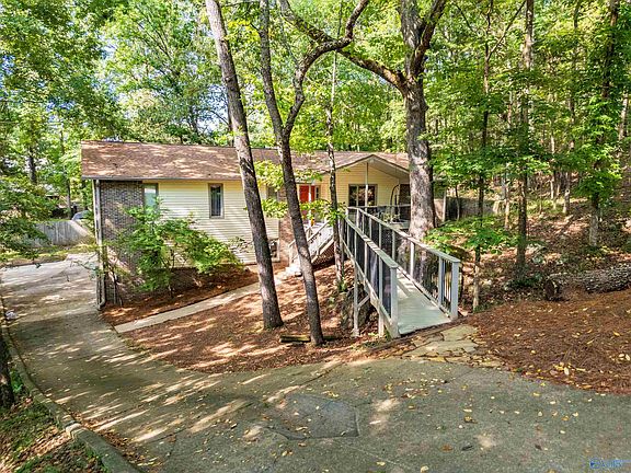 3rd image of 1311 Aldridge Dr SE