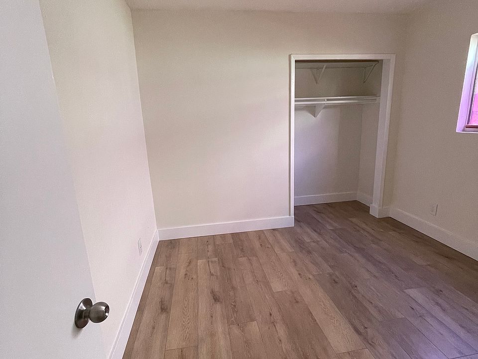 2nd image of 1012 W 22nd St #3
