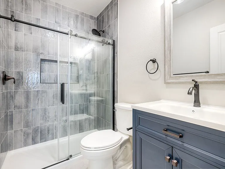2538 C St #7 — Photo 15