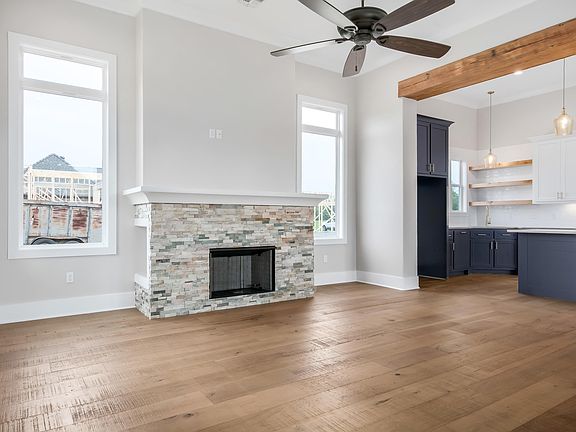 5th image of 402 Dunvegan Ct