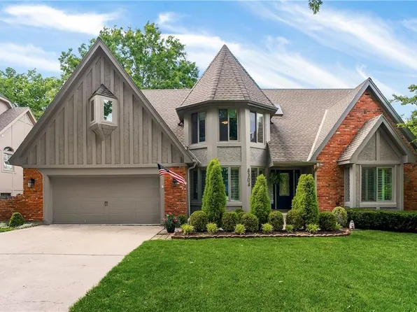 8304 W 99th St, Overland Park, KS 66212