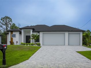 2702 53rd St SW, Lehigh Acres, FL 33976