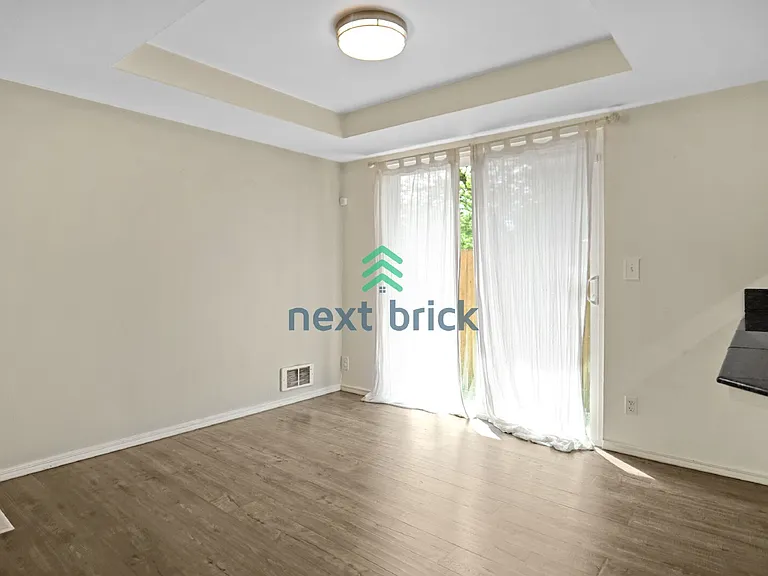 18505 20th Dr SE #BOTHELL 18505 — Photo 4