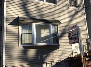 923 123rd St, College Point, NY 11356