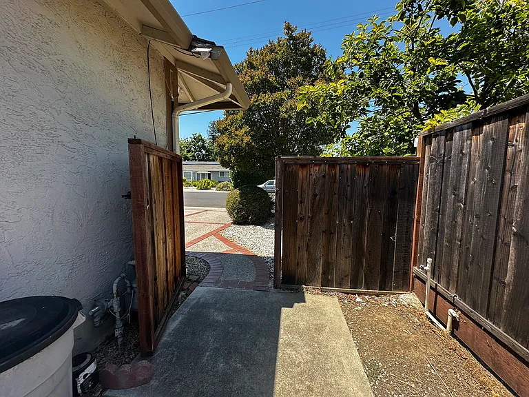 2035 Dorsch Rd — Photo 44