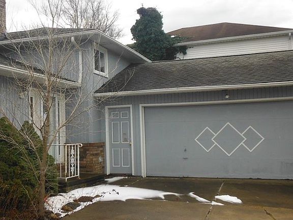 3rd image of 2115 Apple Dr