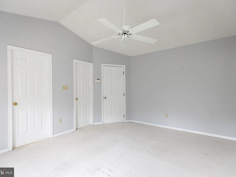 872 N Waterford Ln — Photo 16