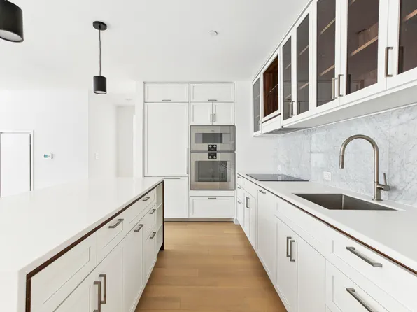 115 East 55th Street image 5 of 18