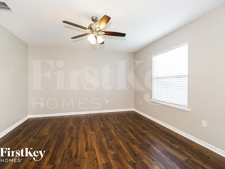 3920 Scotland St — Photo 9