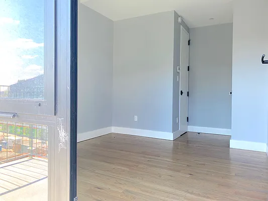 Rented by Nooklyn NYC LLC | media 149