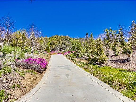 4th image of 3835 Lake Garden Dr