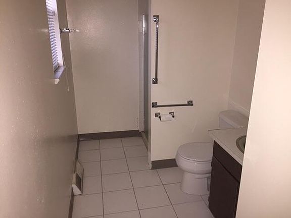 5th image of 1570 S Vine St