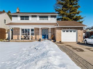16 Alderwood Cres, Cambridge, ON N1S 3T1