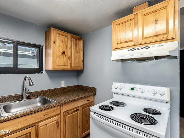 1920 W Tonto St #1 — Photo 11