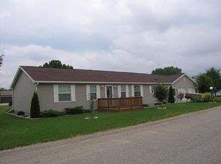 7658 Pinecrest Ln, Saint Louis, MI 48880
