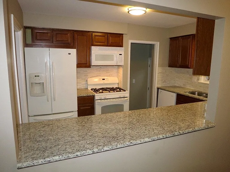 173 Elmsford Dr — Photo 3