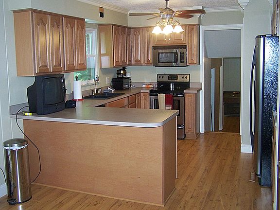 3rd image of 340 Hollywood Ave
