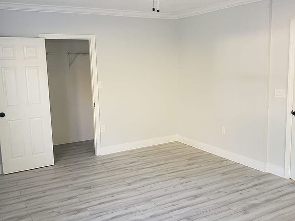 4th image of 3400 Avenue G