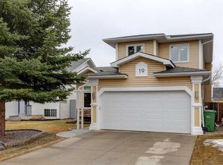 19 N Riverstone Cres SE, Calgary, AB T2C4A4