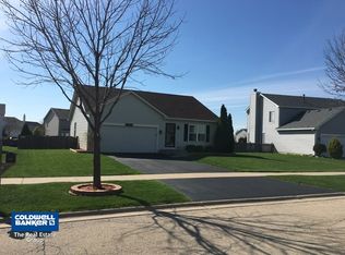 1380 Dahlgren Ln, Minooka, IL 60447