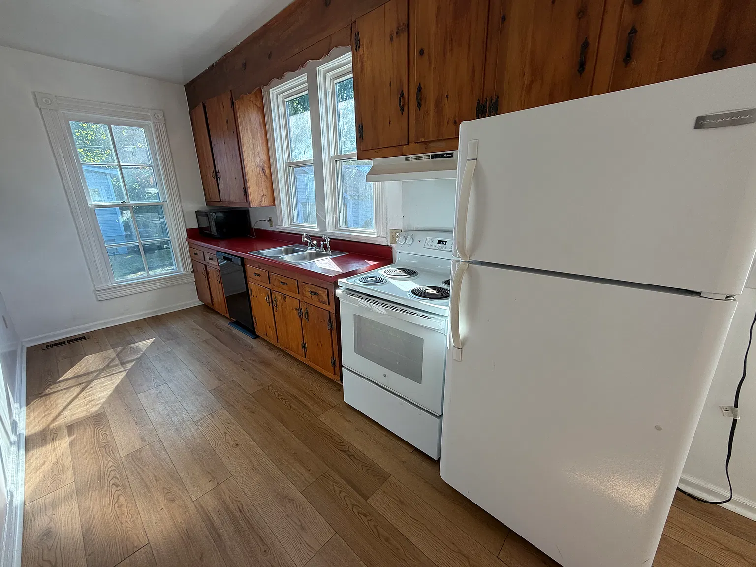 1 bed, 676 sqft, $850 — Photo 2