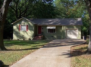 1060 Meadow Heights Dr, Jackson, MS 39206