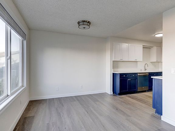 3rd image of 304 N Main St APT 14