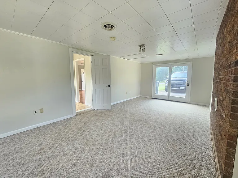 551 Woodland Cir — Photo 8