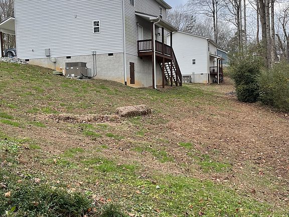 2nd image of 1586 Scenic Dr #1586