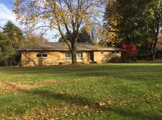 2641 La Force Dr, Akron, OH 44319