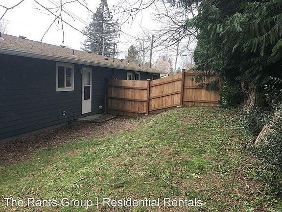 5th image of 1601 Yew Ave NE