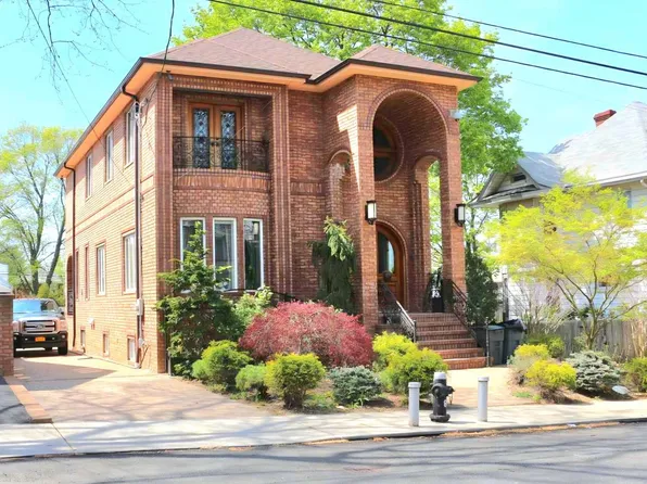 28 Gansevoort Blvd #2, Staten Island, NY 10314