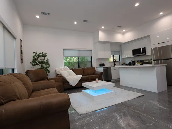 6829 Ranchito Ave, Van Nuys, CA 91405