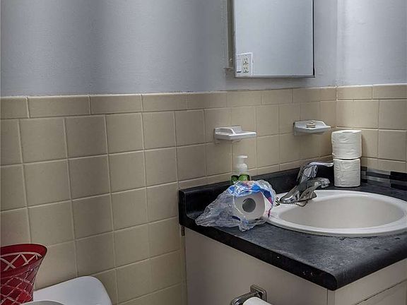 3rd image of 563 Mornington Ave #310