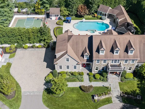 99 Country Way, Needham, MA 02492