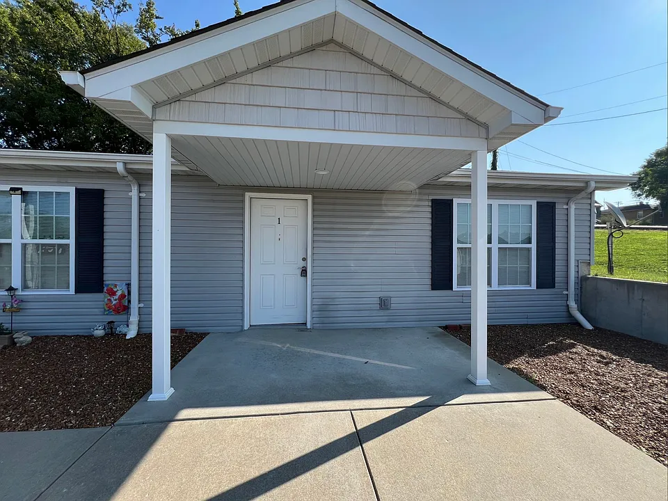 206 S 2nd St #4