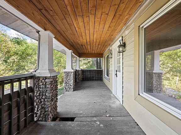 5th image of 2320 Harrison Pike