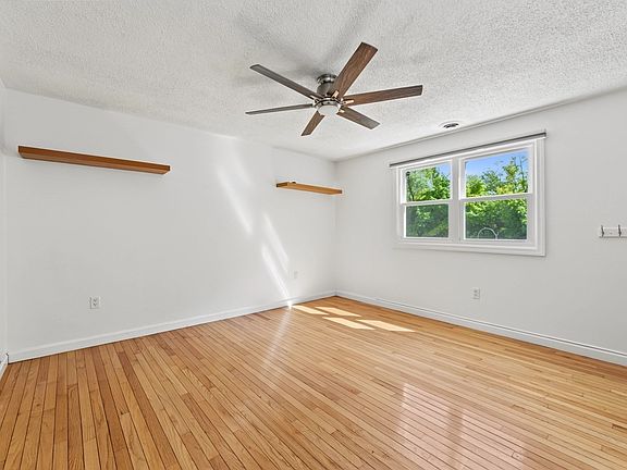 5th image of 79 Arnold Ave #79