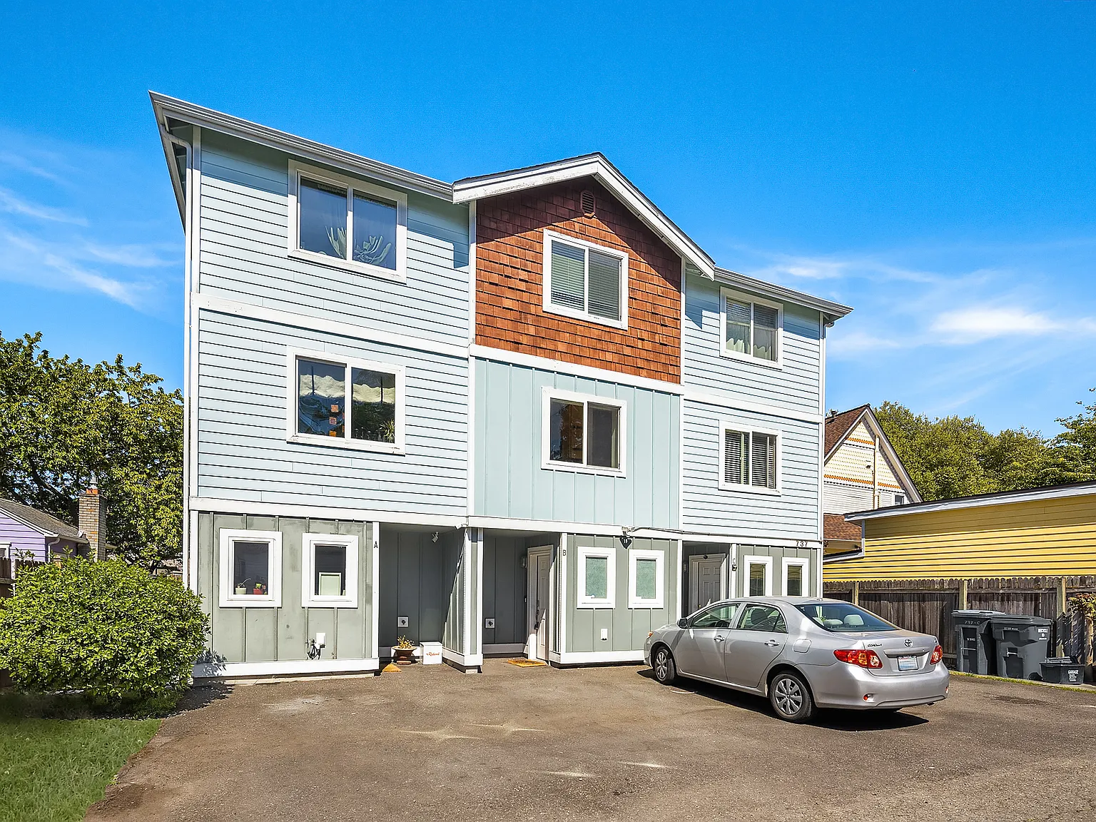 3 bed, 940 sqft, $2,800 — Photo 2