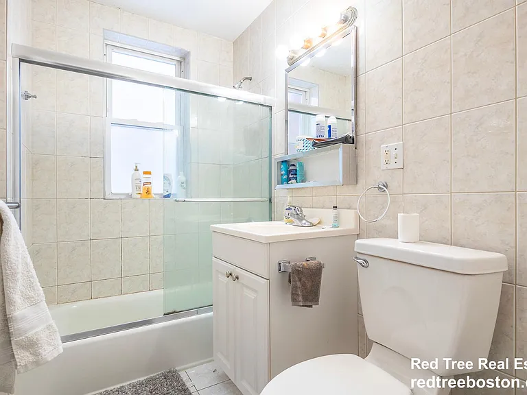 94 Pleasant St #2 — Photo 4
