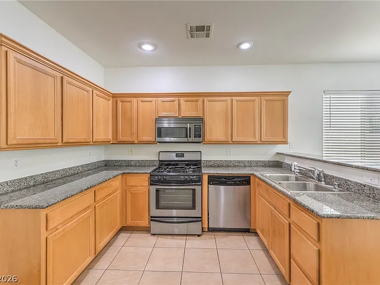 10939 Paradise Rd — Photo 6