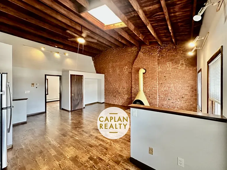 46 Warren St #4R — Photo 3