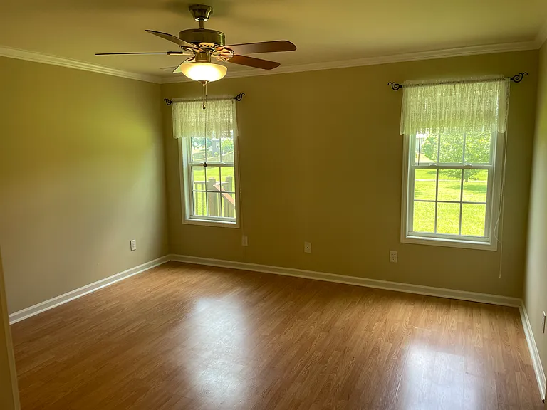 803 Hickory Ave SW — Photo 9