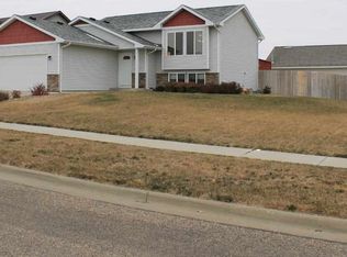 2700 Academy Rd, Minot, ND 58703