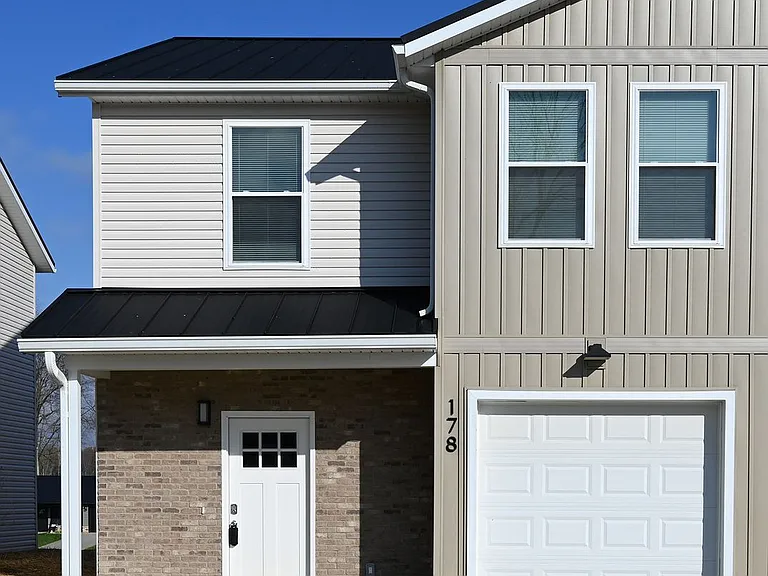 178 Brushwood Dr — Photo 2