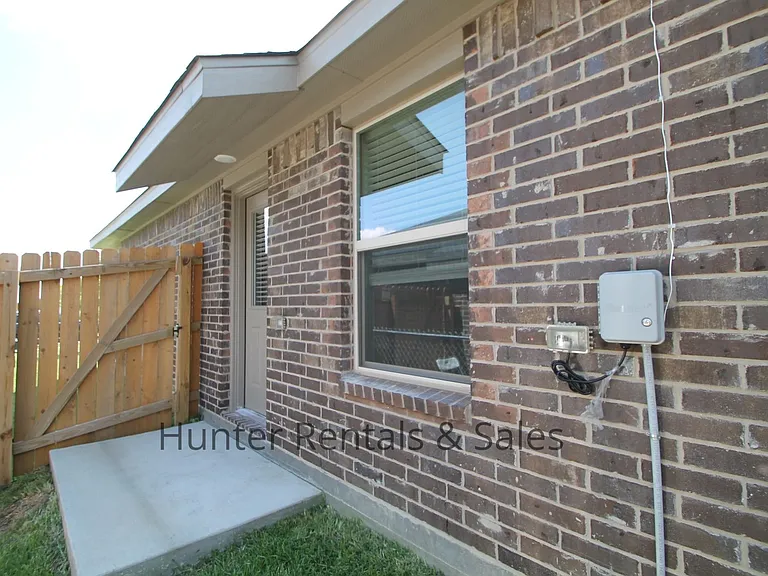 6109B Amelia Earhart Blvd — Photo 24